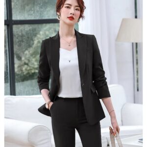 Astonishing Women's Professional Suit for a younger look
